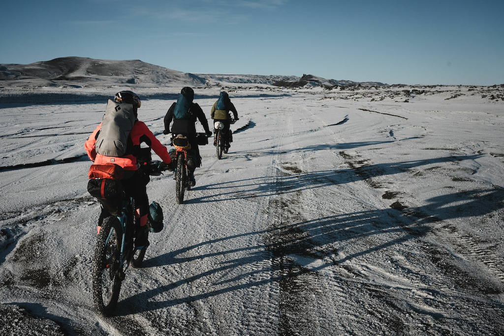 Bikepacking Iceland: Μία γραμμή στην άμμο