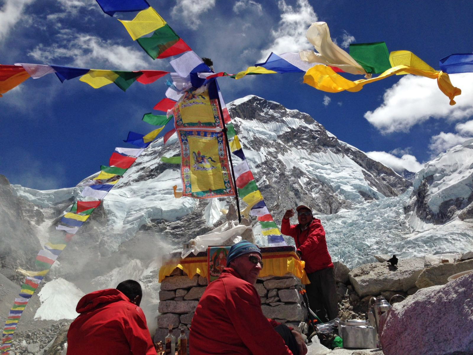 Puja Ceremony: Η τελετή των ορειβατών για ασφαλή ανάβαση στην κορυφή!