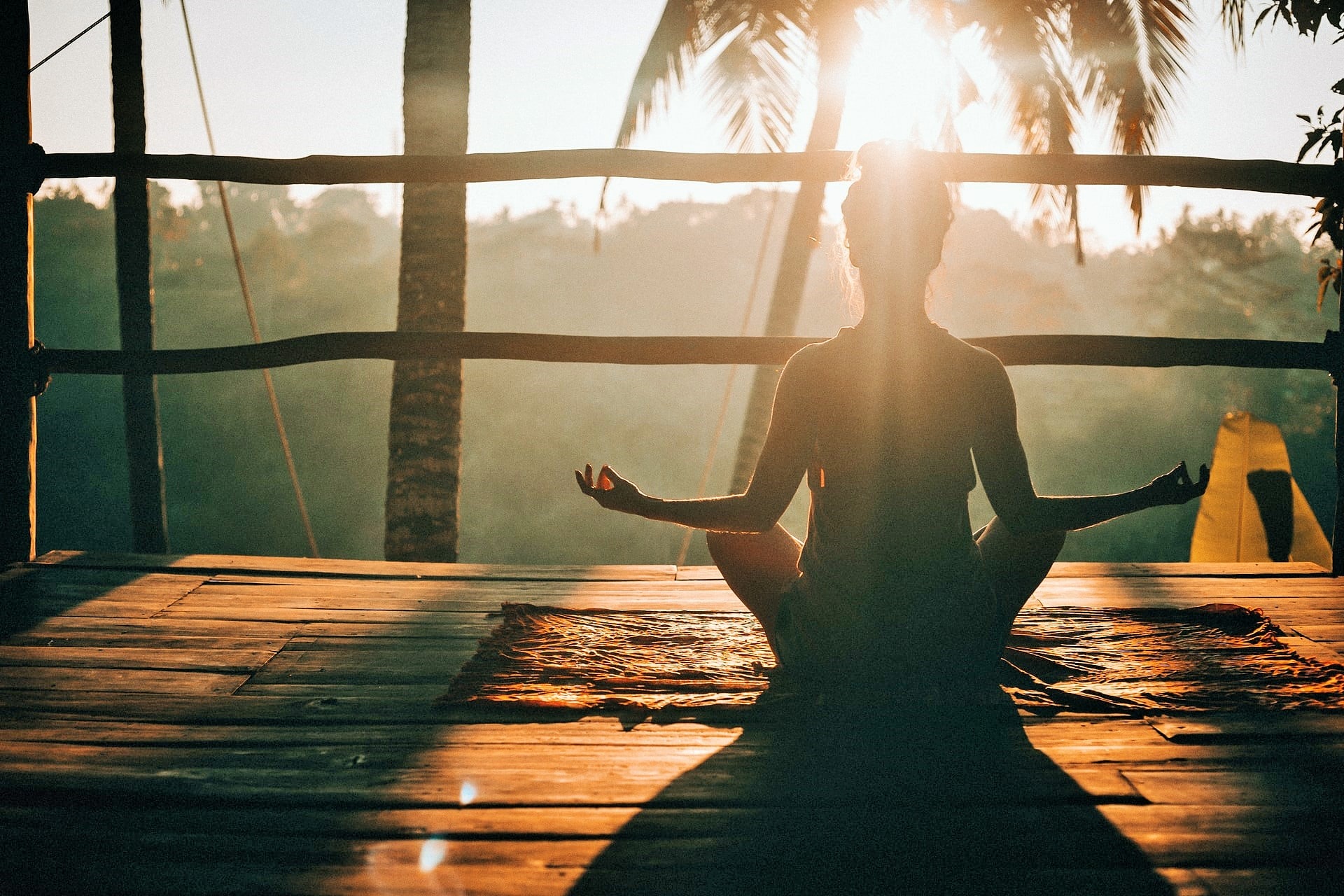 Τα οφέλη της yoga και γιατί πρέπει να την βάλεις στη ζωή σου