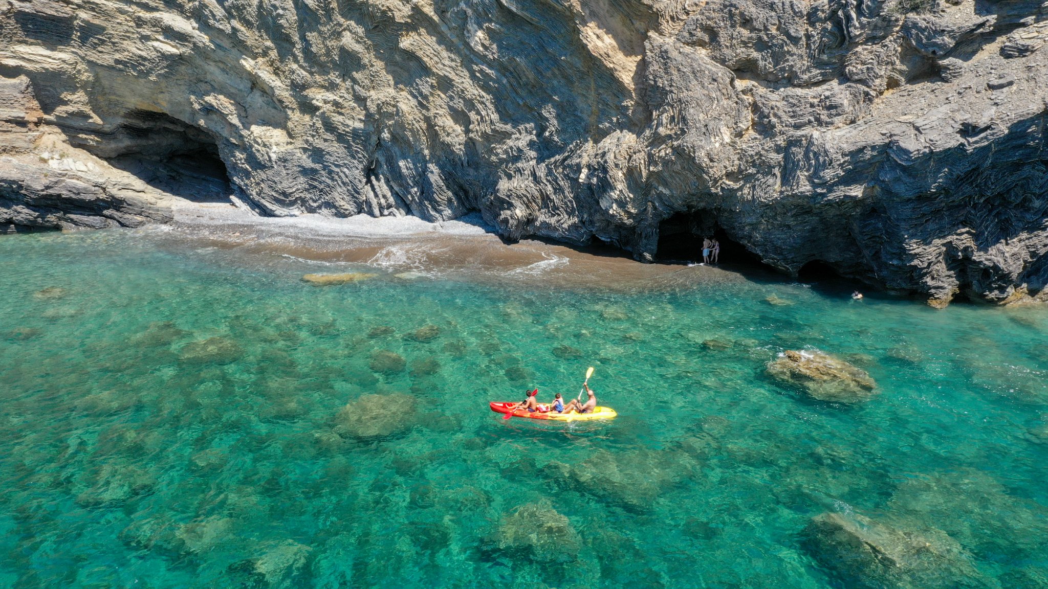 Κολυμπήστε στις έξι πιο αυθεντικές παραλίες της Χίου!