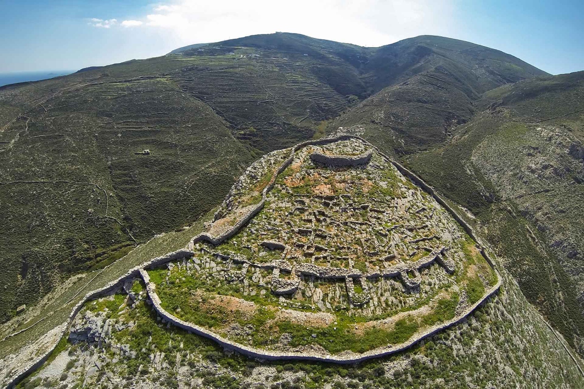 αρχαιολογικοί χώροι καστρί σύρος