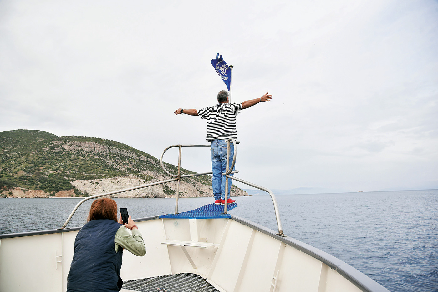 Πέτρος Παρθένης – I swim, you swim, WE SWIM