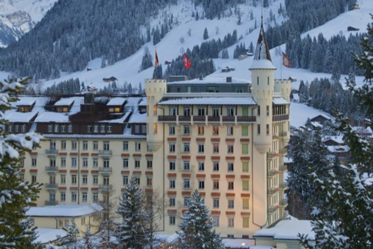 Gstaad Palace: Η ιστορία πίσω από τις κλειστές πόρτες του εμβληματικού χειμερινού θερέτρου