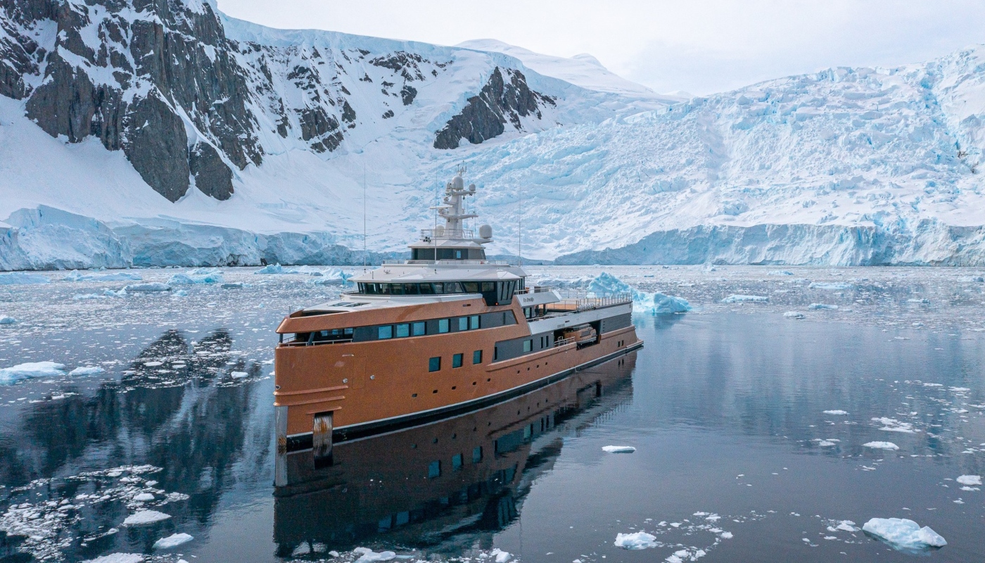 La Datcha: Το υπερπολυτελές yacht που «σπάει» στην κυριολεξία τον πάγο